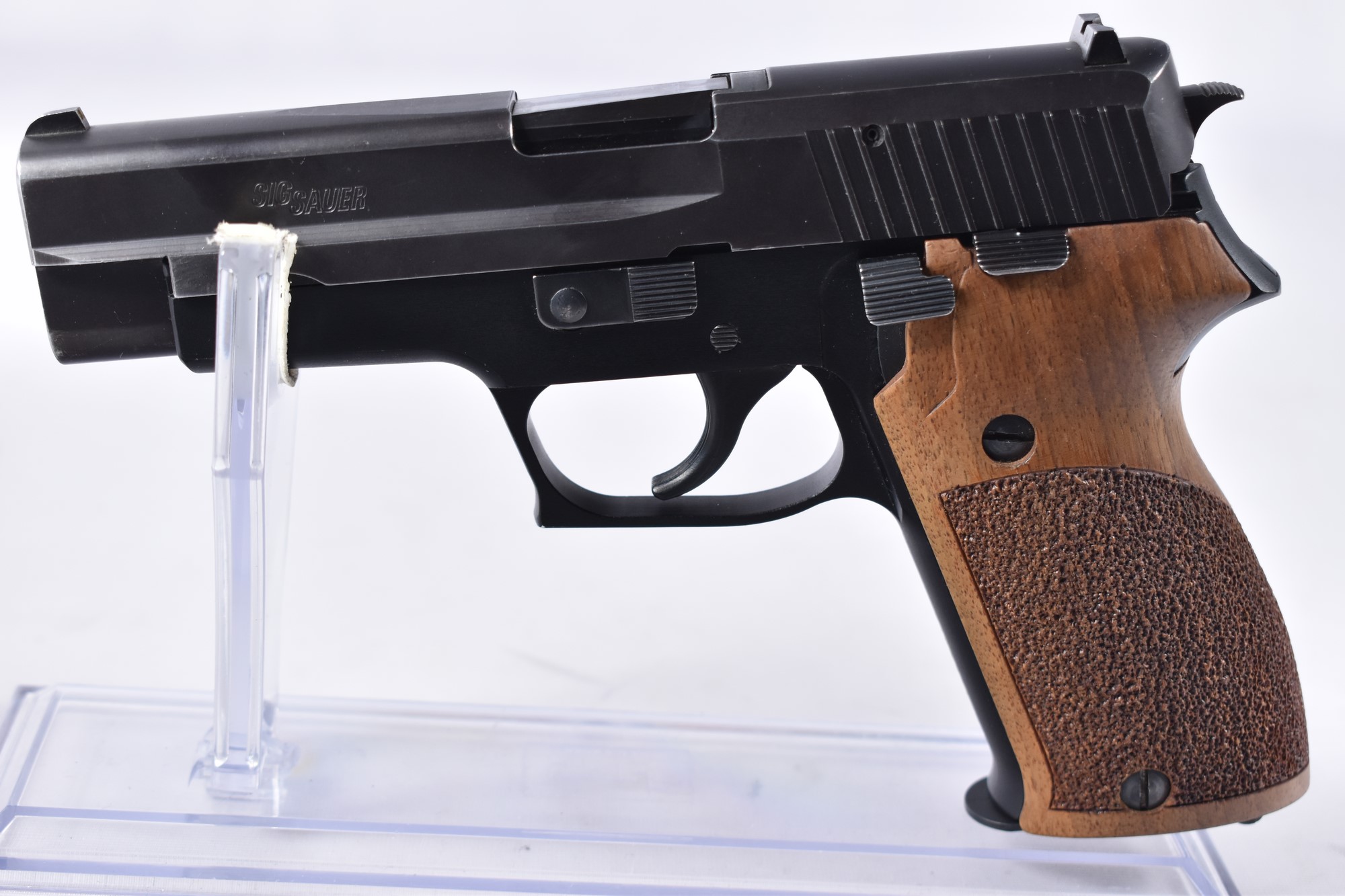 Sig Sauer P220​ .45Auto Pistole